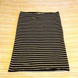 Ann Taylor Loft Stretchy Skirt, Size M.